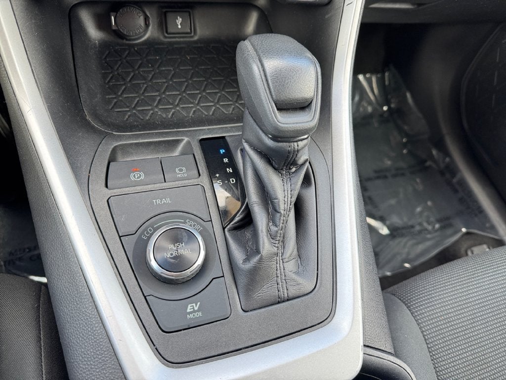 2020 Toyota RAV4 Hybrid LE AWD