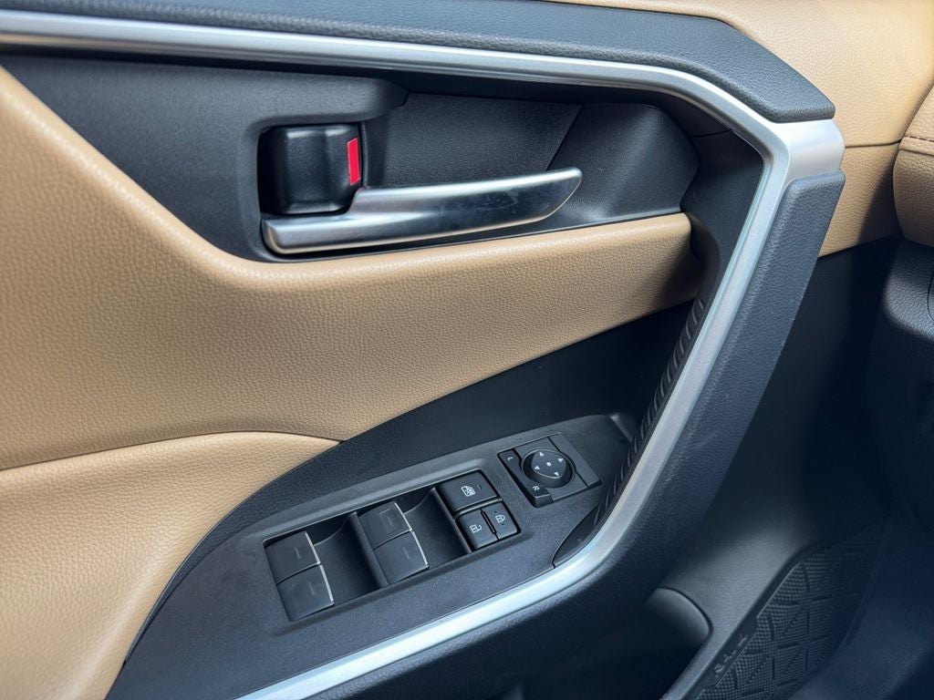 2025 Toyota RAV4 XLE AWD