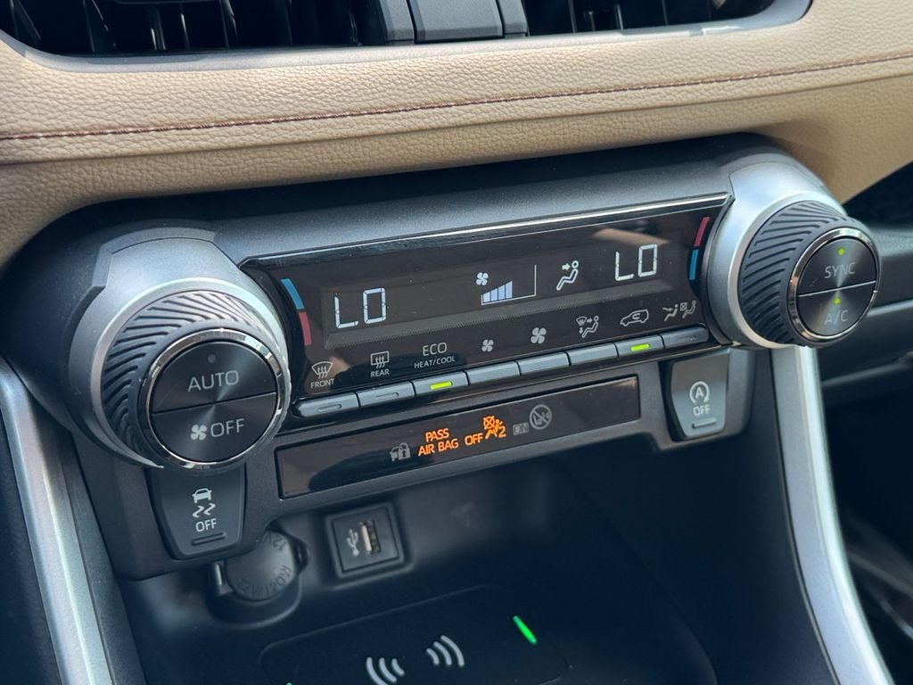 2025 Toyota RAV4 XLE AWD