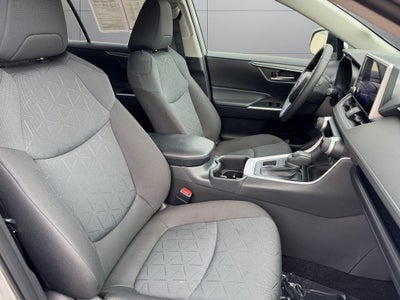 2025 Toyota RAV4 XLE AWD