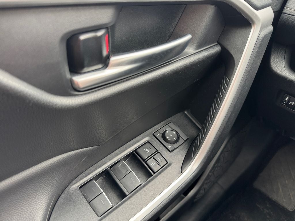 2025 Toyota RAV4 XLE AWD