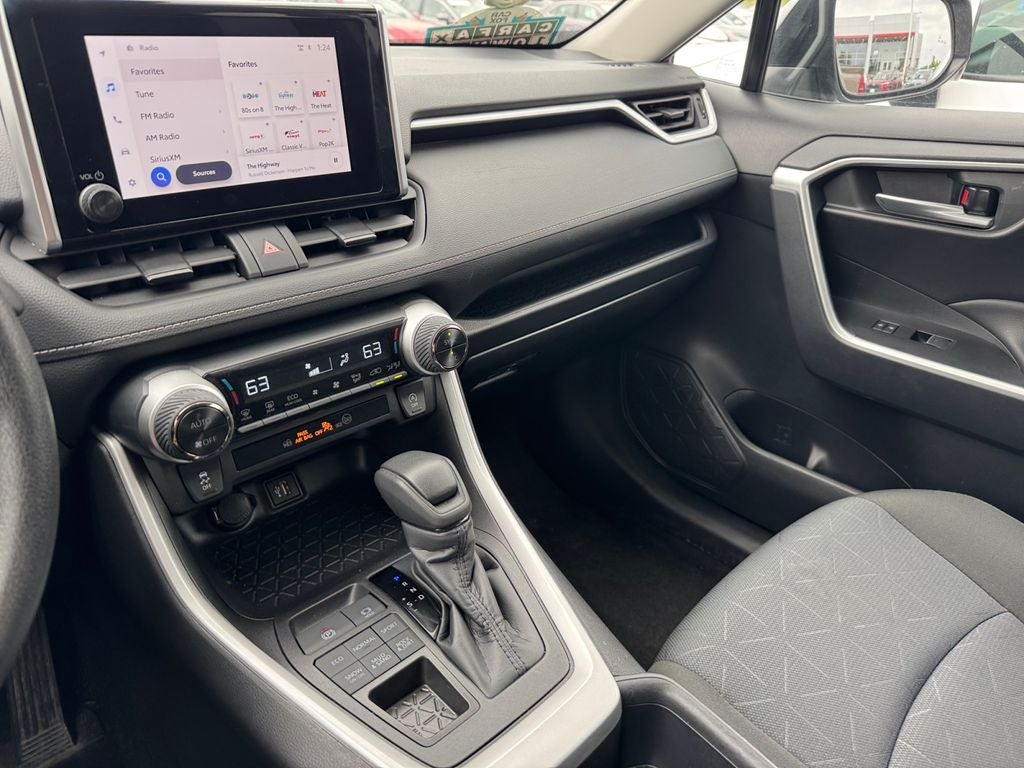 2025 Toyota RAV4 XLE AWD
