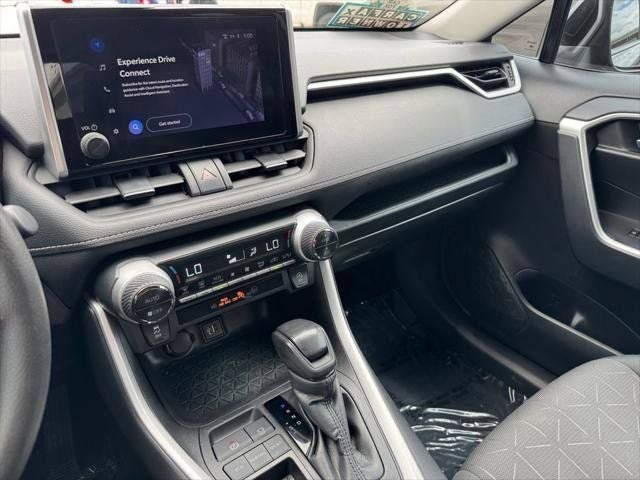 2024 Toyota RAV4 XLE FWD