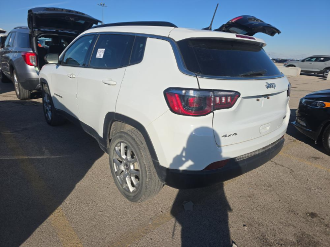 2022 Jeep Compass Latitude Lux 4WD