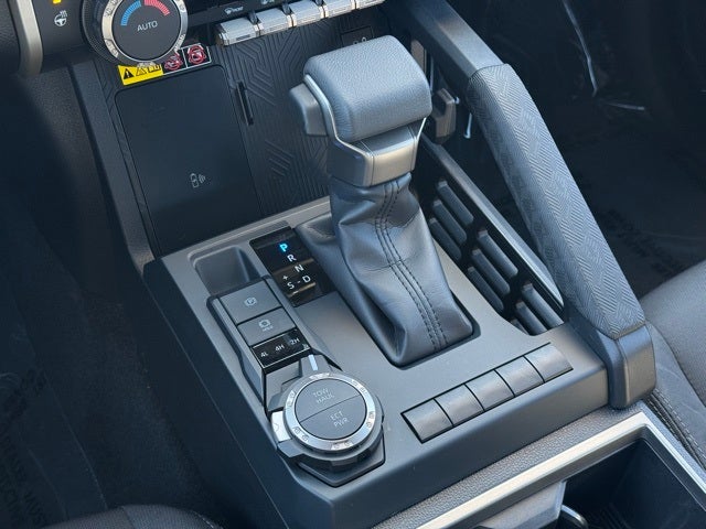 2025 Toyota Tacoma SR5 4WD