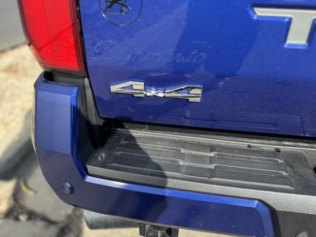 2025 Toyota Tacoma SR5 4WD