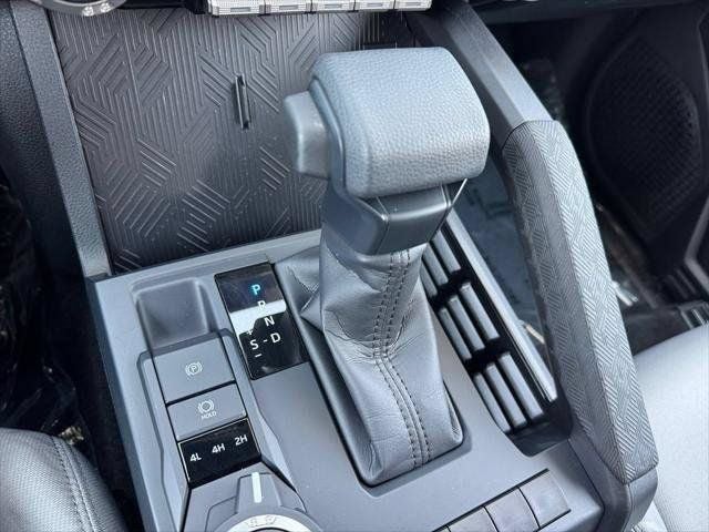 2025 Toyota Tacoma SR5 4WD