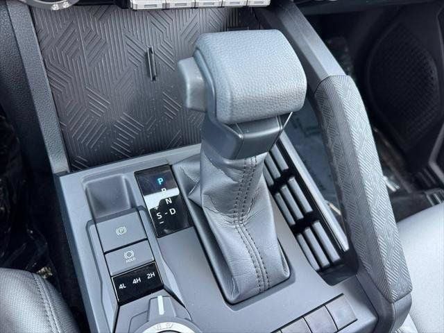 2025 Toyota Tacoma SR5 4WD