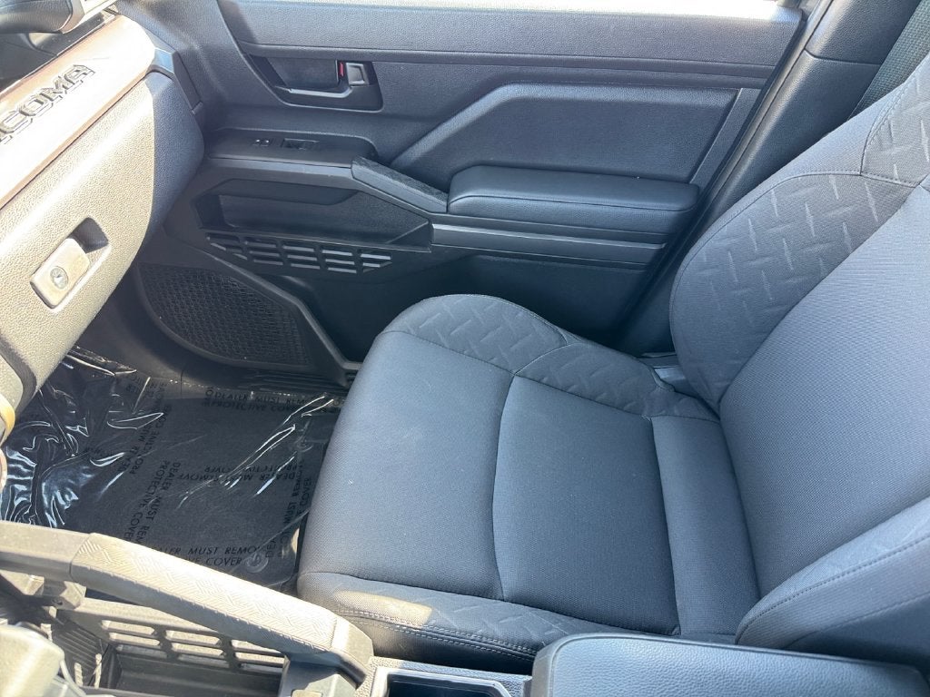 2025 Toyota Tacoma SR5 4WD