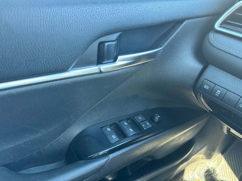 2018 Toyota Camry SE FWD