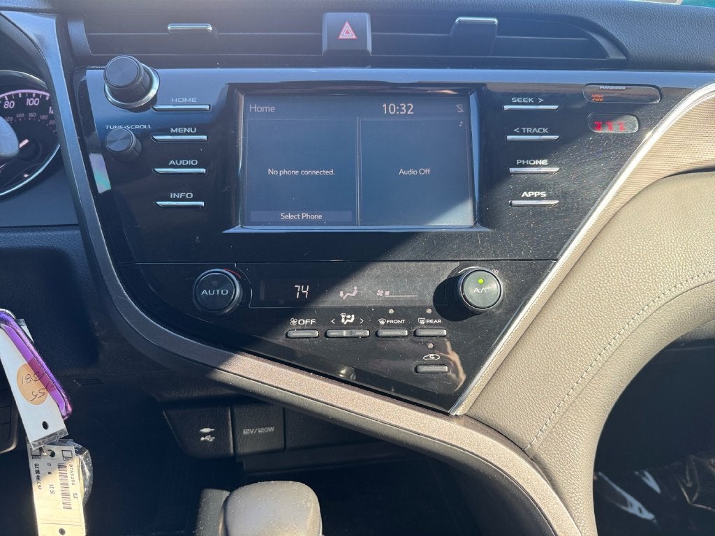 2018 Toyota Camry SE FWD