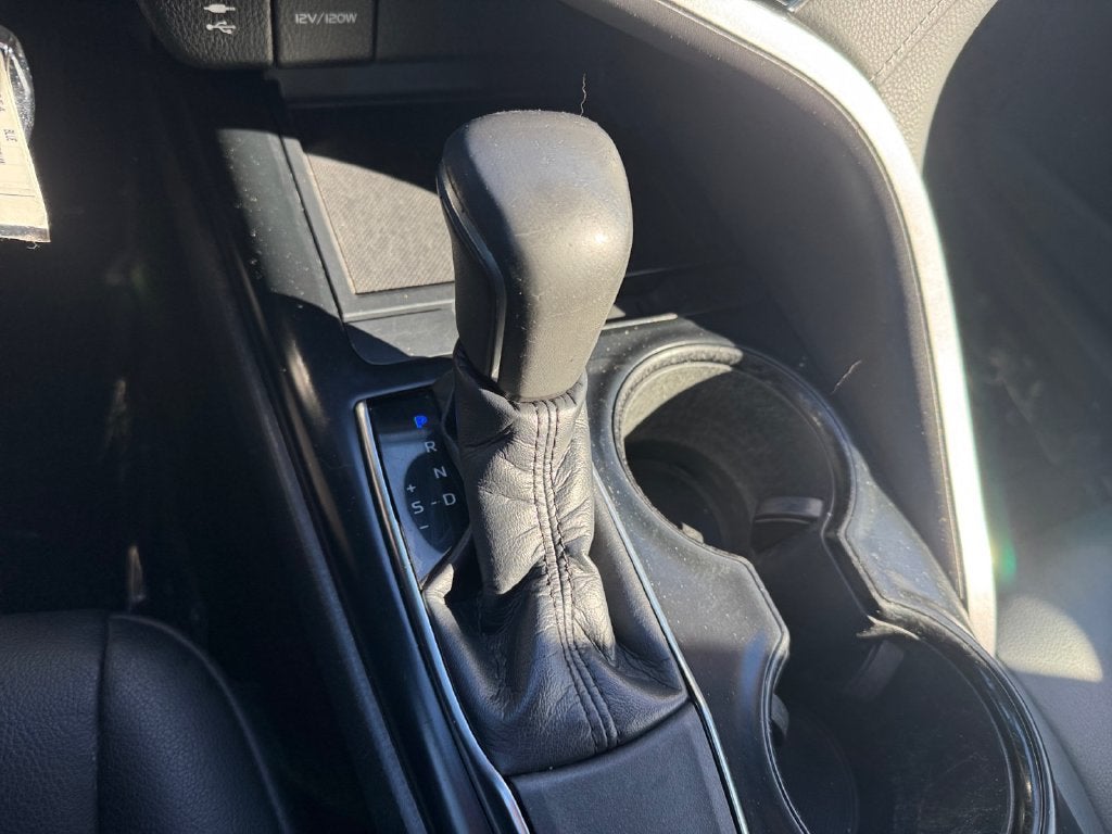 2018 Toyota Camry SE FWD