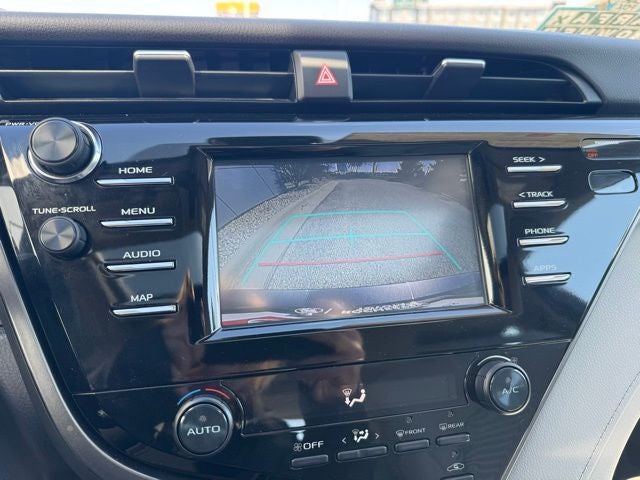 2019 Toyota Camry SE FWD