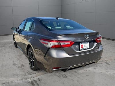 2019 Toyota Camry SE FWD