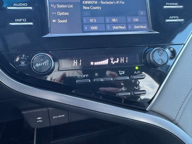 2018 Toyota Camry Hybrid SE FWD