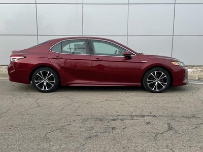 2018 Toyota Camry Hybrid SE FWD