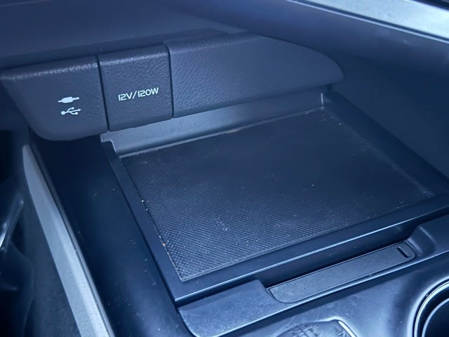 2018 Toyota Camry Hybrid LE FWD