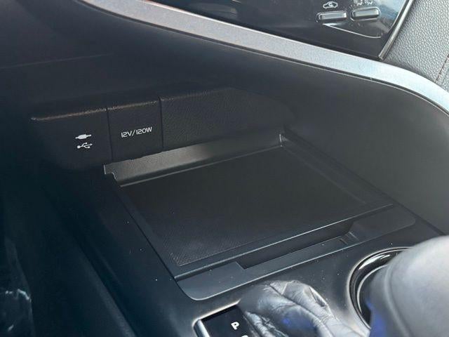 2019 Toyota Camry Hybrid LE FWD