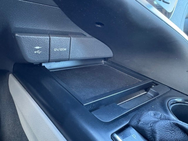 2019 Toyota Camry Hybrid LE FWD