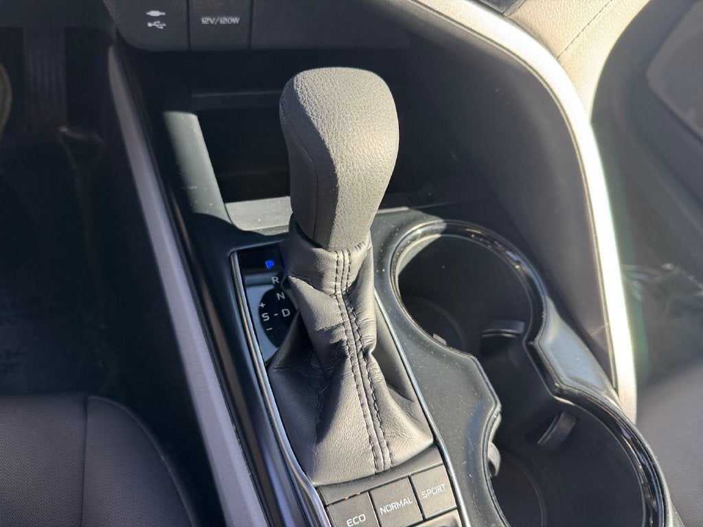 2019 Toyota Camry Hybrid LE FWD