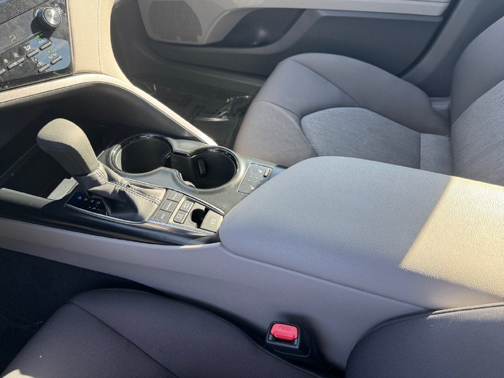 2019 Toyota Camry Hybrid LE FWD