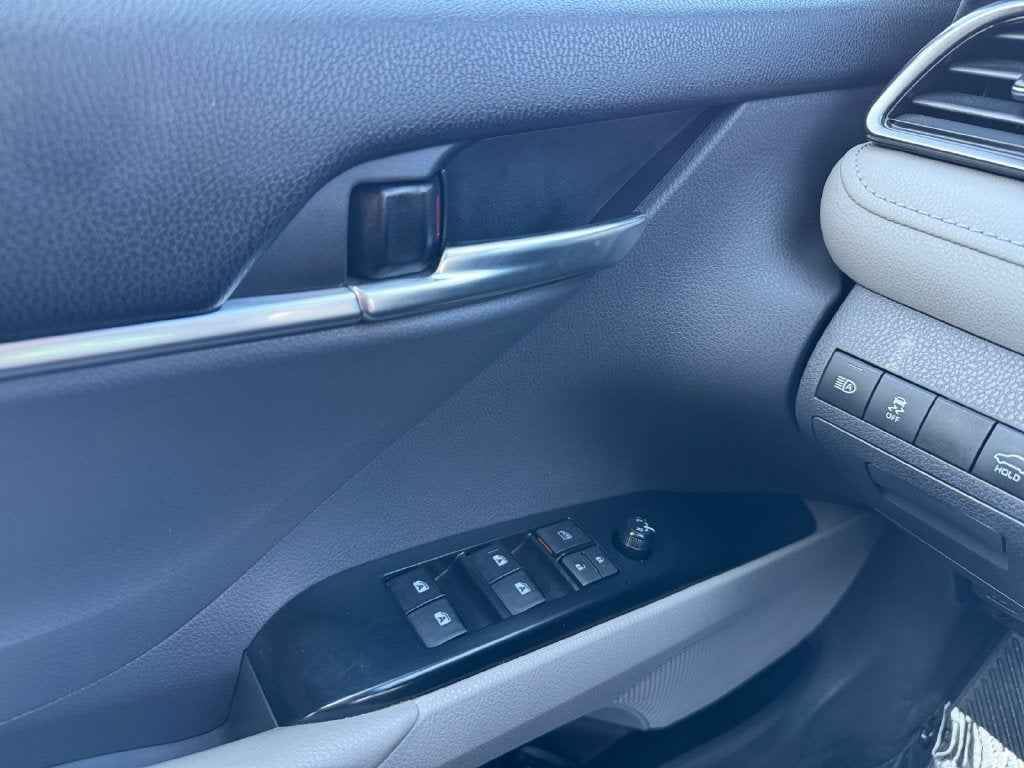 2019 Toyota Camry Hybrid LE FWD