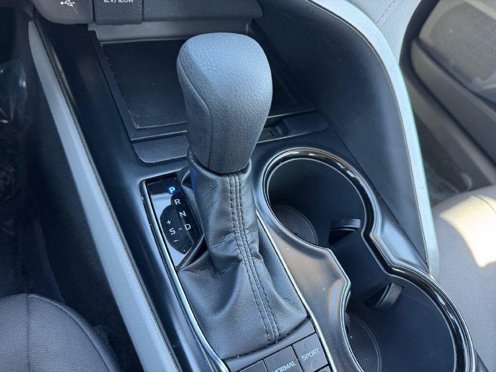 2019 Toyota Camry Hybrid LE FWD