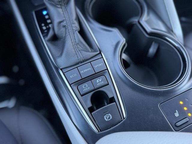 2018 Toyota Camry Hybrid LE FWD