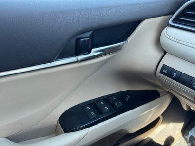 2019 Toyota Camry Hybrid LE FWD