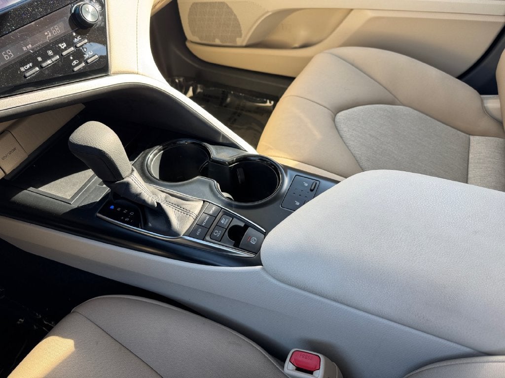 2019 Toyota Camry Hybrid LE FWD