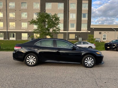 2019 Toyota Camry Hybrid LE FWD