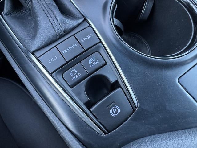 2018 Toyota Camry Hybrid LE FWD