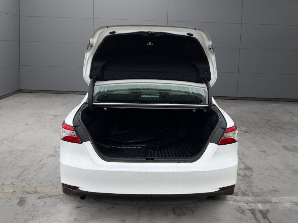 2019 Toyota Camry Hybrid LE FWD