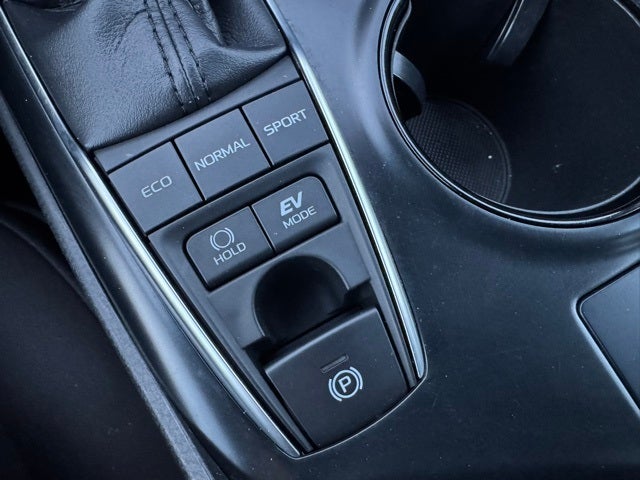 2018 Toyota Camry Hybrid LE FWD