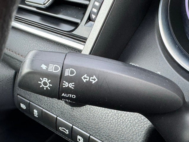 2018 Toyota Camry Hybrid LE FWD