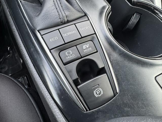 2018 Toyota Camry Hybrid LE FWD