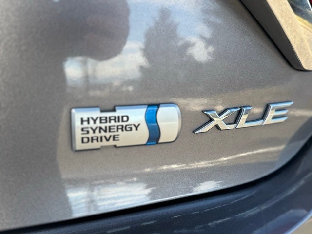 2017 Toyota Camry Hybrid XLE FWD