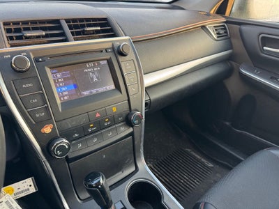 2017 Toyota Camry SE FWD