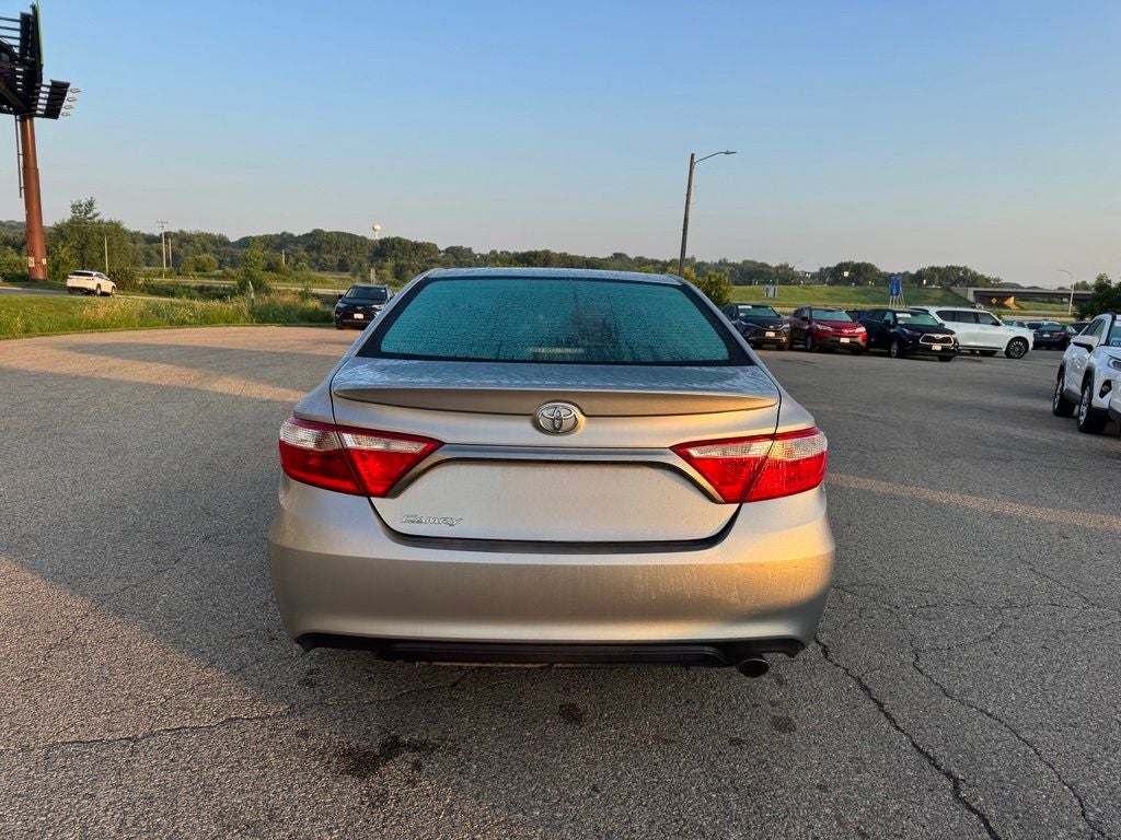 2017 Toyota Camry SE FWD