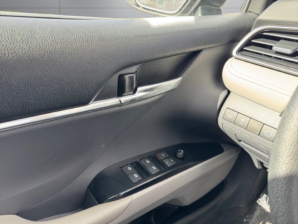 2020 Toyota Camry Hybrid LE FWD