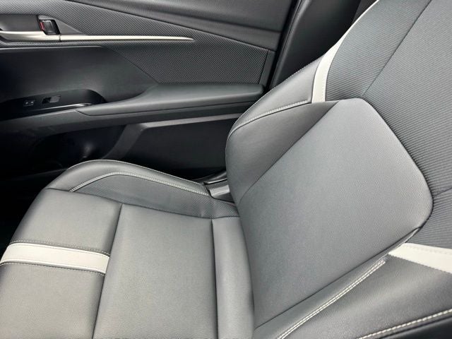 2025 Toyota Camry SE FWD