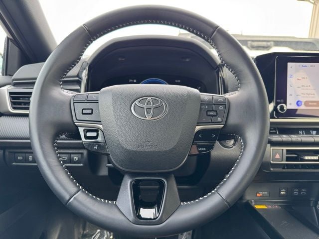 2025 Toyota Camry SE FWD