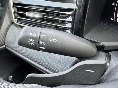 2025 Toyota Camry SE FWD