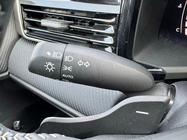 2025 Toyota Camry SE FWD