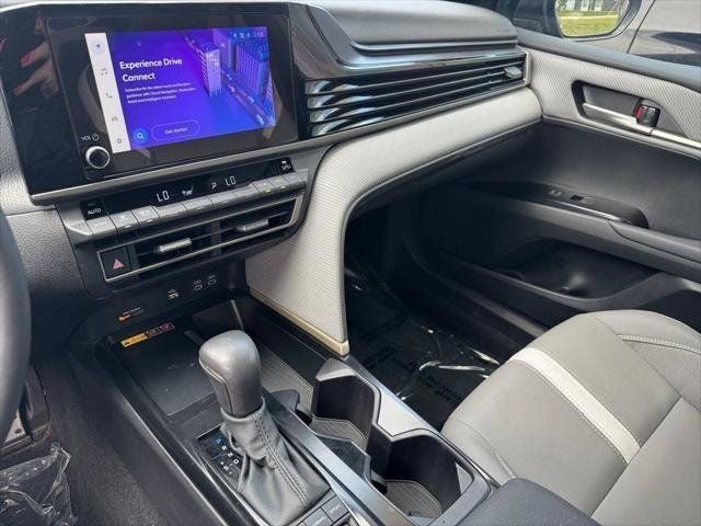 2025 Toyota Camry SE FWD