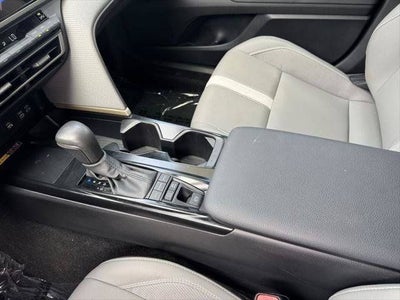 2025 Toyota Camry SE FWD