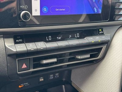 2025 Toyota Camry SE FWD