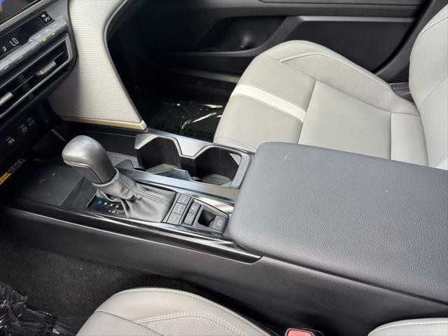 2025 Toyota Camry SE FWD