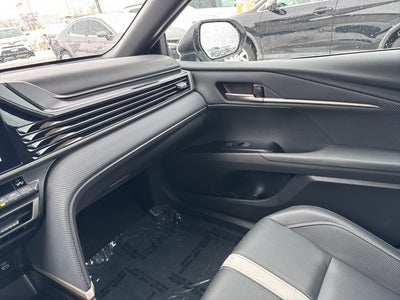 2025 Toyota Camry SE FWD