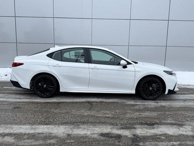 2025 Toyota Camry SE FWD